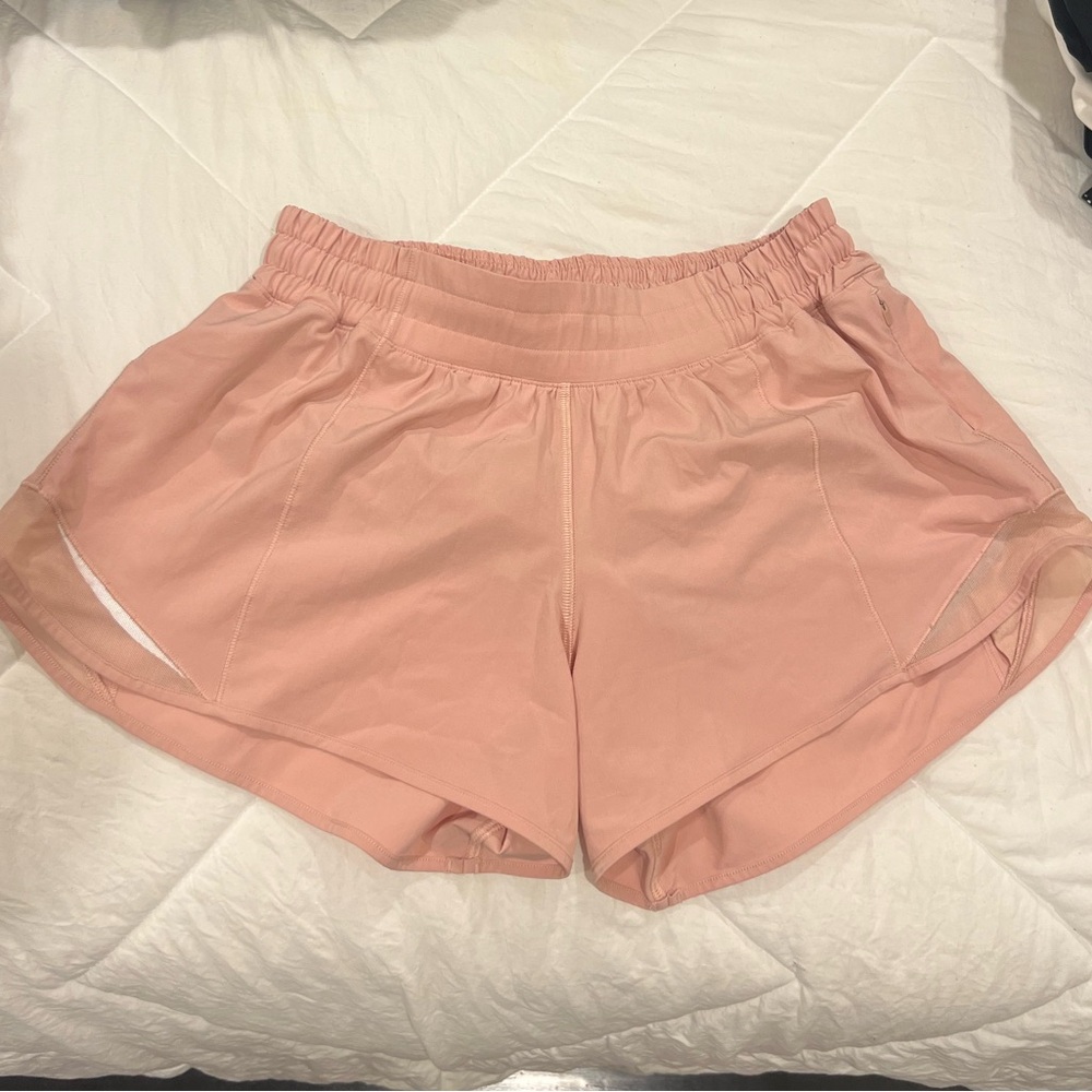 Lululemon Hotty Hot Low-Rise Lined Short 4” Coral Kiss Size 8